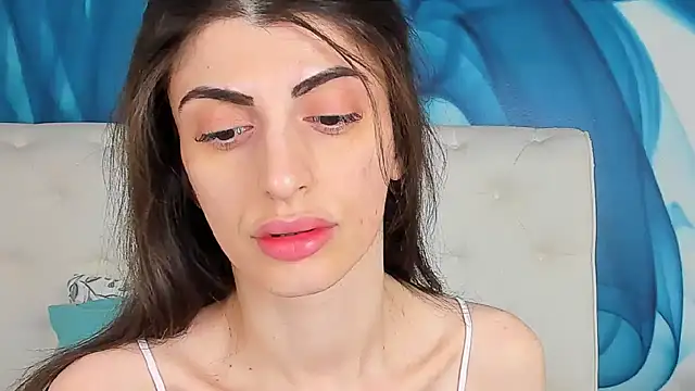 Snapshot of SkinnyDolly chatting on May 2026 02:39:01 AM SkinnyDolly online show from May 2026 02:39:01 AM