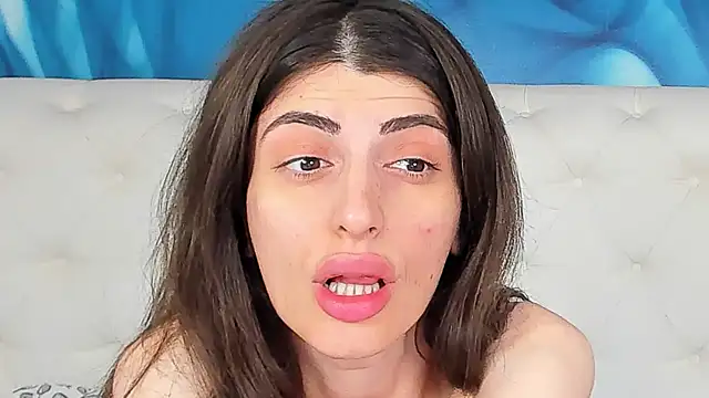 Snapshot of SkinnyDolly chatting on June 2026 02:46:01 AM SkinnyDolly online show from June 2026 02:46:01 AM