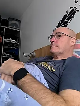 bogland33 online show from December 2025 10:35:02 AM