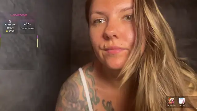 Snapshot of _private_person_ chatting on February 2026 02:26:02 PM private person online show from February 2026 02:26:02 PM