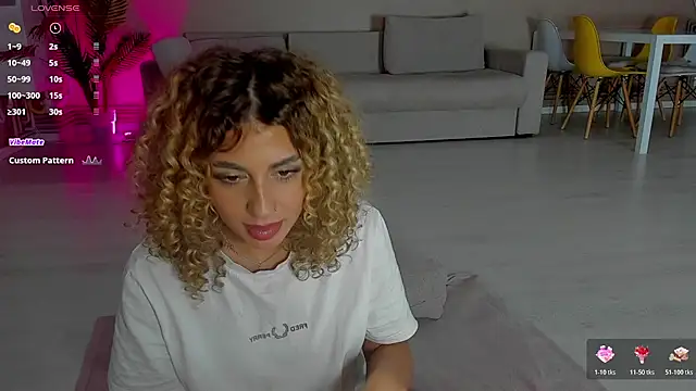 Snapshot of CurlyAnt0 chatting on November 2025 11:46:01 PM CurlyAnt0 online show from November 2025 11:46:01 PM