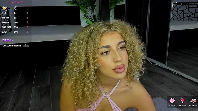 Snapshot of CurlyAnt0 chatting on January 2026 07:12:02 AM CurlyAnt0 online show from January 2026 07:12:02 AM