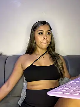 Snapshot of tuckersabrina chatting on December 2024 11:51:01 PM tuckersabrina online show from December 2024 11:51:01 PM