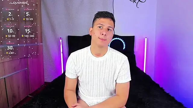 Snapshot of ANDREZALVAREZ chatting on January 2026 06:29:01 AM ANDREZALVAREZ online show from January 2026 06:29:01 AM