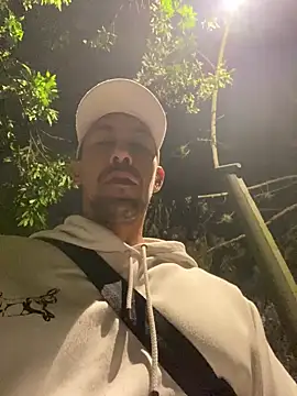 Snapshot of dantedesirexx chatting on March 2025 08:08:01 AM dantedesirexx online show from March 2025 08:08:01 AM