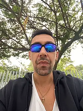 Snapshot of dantedesirexx chatting on September 2025 03:28:02 PM dantedesirexx online show from September 2025 03:28:02 PM