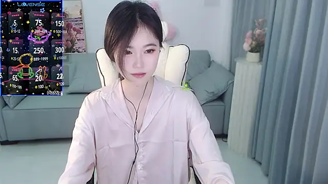 Snapshot of YiJin-a chatting on December 2024 02:10:02 AM YiJin-a online show from December 2024 02:10:02 AM