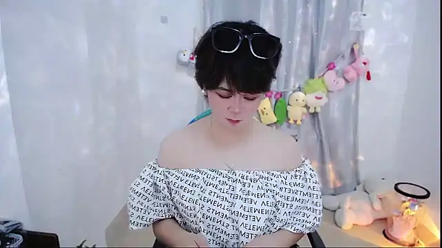 Fan ting online show from November 2025 02:23:02 AM