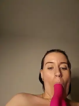 Snapshot of lindsay_33off chatting on January 2025 10:12:02 PM lindsay 33off online show from January 2025 10:12:02 PM