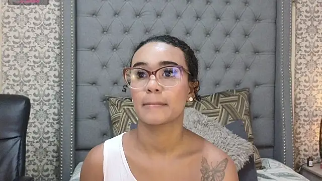 evafoxs online show from March 2025 01:12:02 PM