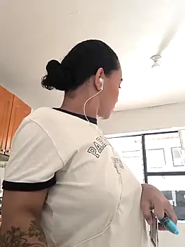 evafoxs online show from September 2025 06:30:02 PM