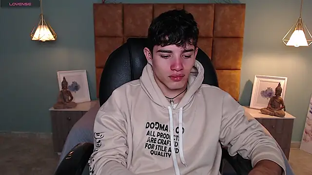 AlejooTwink online show from February 2025 05:40:02 PM