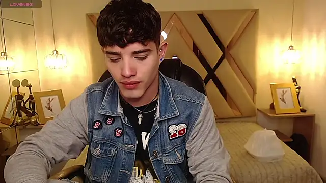 AlejooTwink online show from March 2025 07:24:02 PM