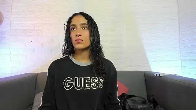 Snapshot of Layla_707 chatting on February 2025 11:44:02 PM Layla 707 online show from February 2025 11:44:02 PM