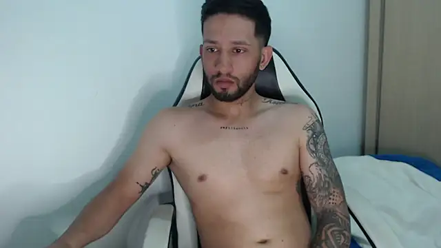 maxXximo777 online show from February 2025 05:50:01 PM