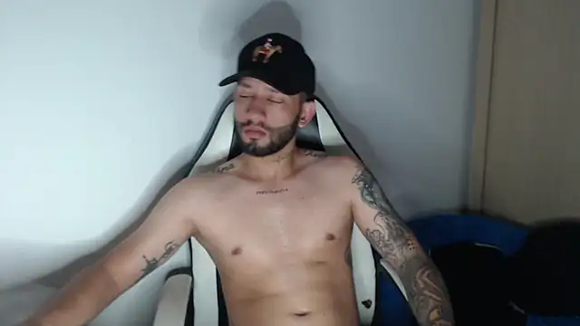 maxXximo777 online show from March 2025 01:06:02 PM