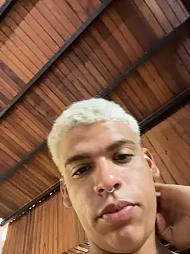 Snapshot of Leo_bunny_hot chatting on November 2025 06:10:01 PM Leo bunny hot online show from November 2025 06:10:01 PM