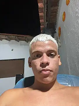 Snapshot of Leo_bunny_hot chatting on November 2025 10:41:02 PM Leo bunny hot online show from November 2025 10:41:02 PM