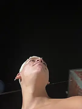 Snapshot of Leo_bunny_hot chatting on November 2025 03:51:02 AM Leo bunny hot online show from November 2025 03:51:02 AM