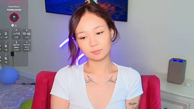 Snapshot of as_eva chatting on October 2025 05:05:01 AM as eva online show from October 2025 05:05:01 AM