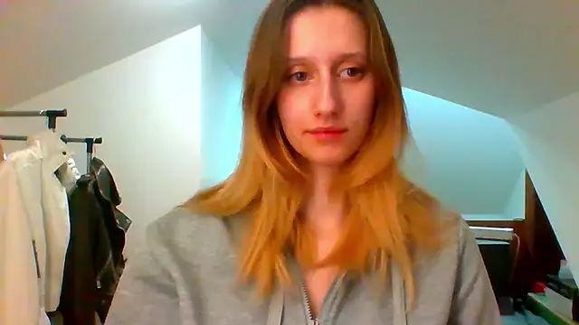 LUNA delight online show from March 2025 05:49:02 PM