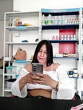 Snapshot of Megan_jennerr chatting on February 2025 02:06:02 PM Megan jennerr online show from February 2025 02:06:02 PM