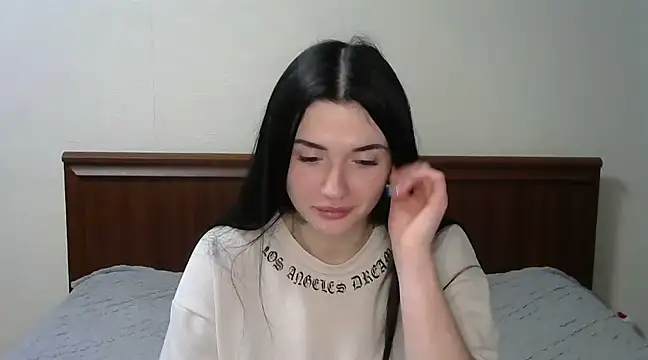 Liana diva online show from February 2025 07:31:02 PM