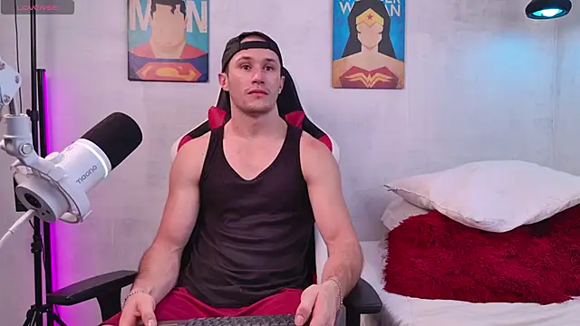 Snapshot of AxelFairchaild chatting on January 2025 05:05:02 PM AxelFairchaild online show from January 2025 05:05:02 PM