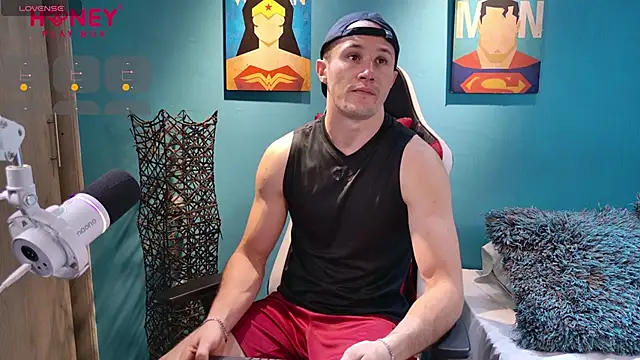 Snapshot of AxelFairchaild chatting on January 2025 01:15:01 PM AxelFairchaild online show from January 2025 01:15:01 PM