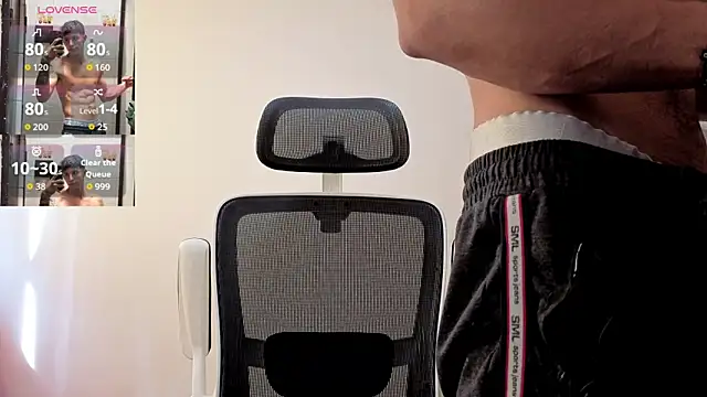 Cristopher23  online show from October 2025 01:34:01 PM