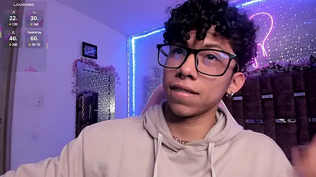 AkazaBoy  online show from February 2025 04:26:02 AM