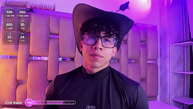 AkazaBoy  online show from October 2025 08:10:01 PM