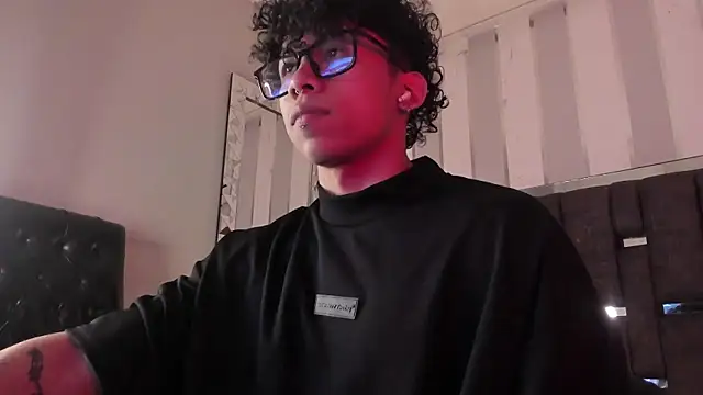 AkazaBoy  online show from March 2026 05:00:02 AM