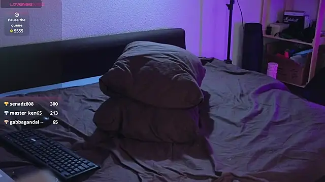 Snapshot of Space_X_Roxy_ chatting on January 2025 07:53:01 PM Space X Roxy online show from January 2025 07:53:01 PM