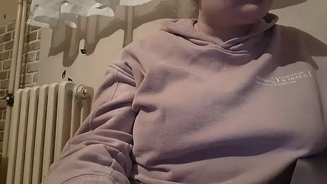 AalinnaK online show from February 2025 09:47:02 PM