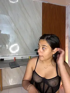 floriamANDjazmin online show from November 2025 07:13:01 PM