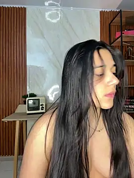 floriamANDjazmin online show from June 2026 06:56:01 PM
