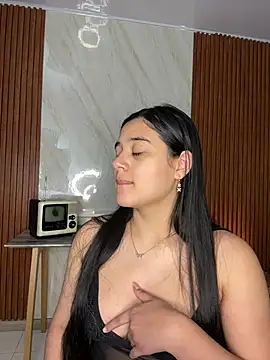 floriamANDjazmin online show from July 2026 02:44:01 AM