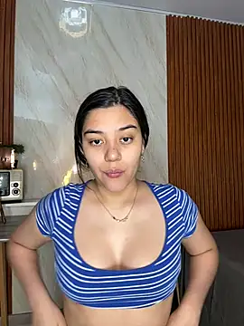 floriamANDjazmin online show from July 2026 03:00:02 AM