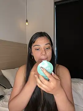 floriamANDjazmin online show from July 2026 09:14:02 PM