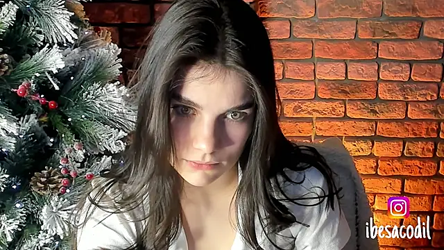 Snapshot of adriana_allien chatting on January 2025 02:37:02 AM adriana allien online show from January 2025 02:37:02 AM