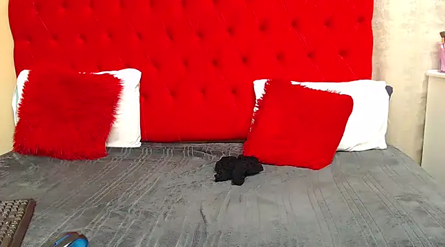 Snapshot of BeautyAuroa chatting on February 2025 04:00:02 PM BeautyAuroa online show from February 2025 04:00:02 PM