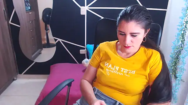 LUCY LI online show from January 2025 07:16:01 PM