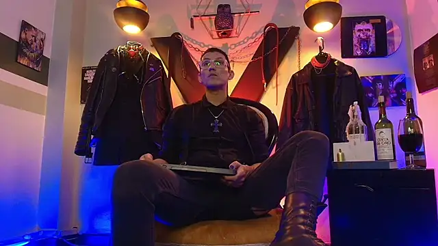 enzopratt online show from September 2025 06:11:02 PM