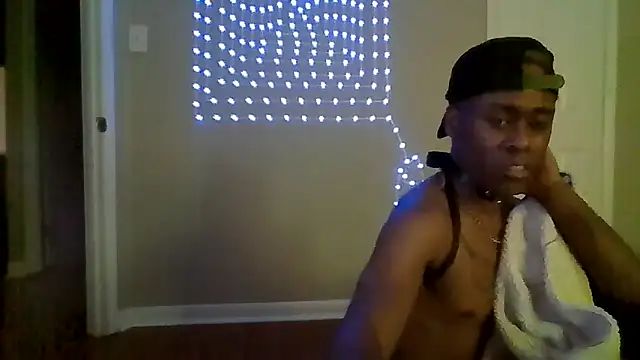 Snapshot of PETER-RABIT chatting on December 2024 11:18:01 AM PETER-RABIT online show from December 2024 11:18:01 AM