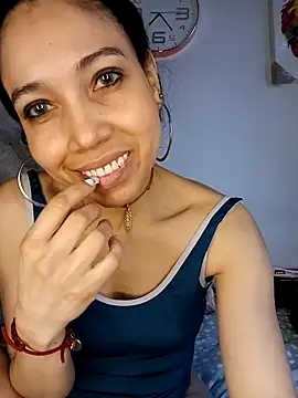 KimPielCanela online show from March 2025 12:04:02 PM