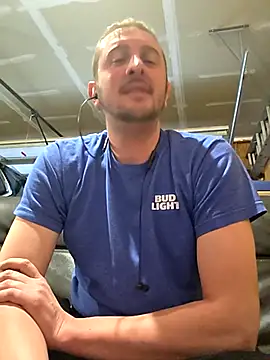 Snapshot of MrMechanic38 chatting on March 2026 12:25:01 AM MrMechanic38 online show from March 2026 12:25:01 AM