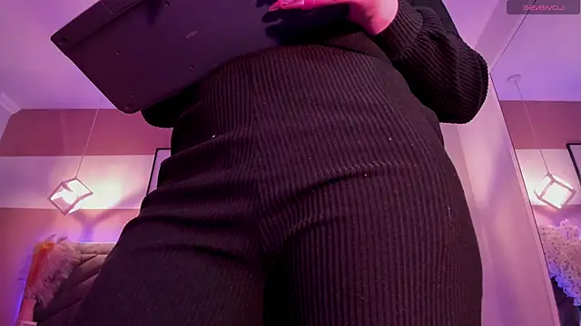 Megan mooree  online show from January 2025 12:58:02 PM