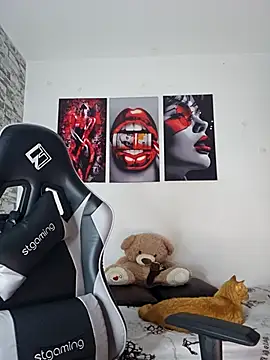 Antonella2 m online show from November 2025 05:06:01 PM