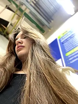 Holly Molii online show from December 2024 05:04:02 AM